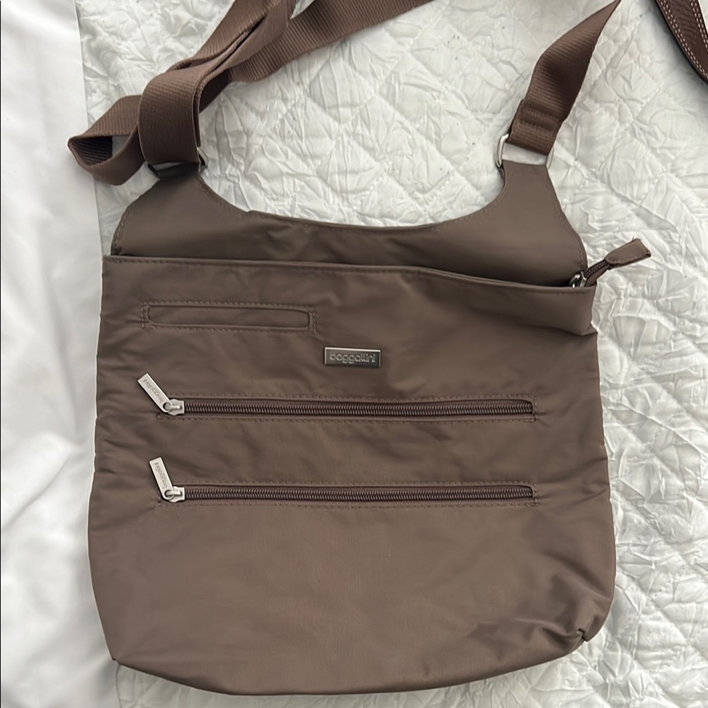 Baggallini Brown Crossbody Bag with Adjustable Strap and Water-Resistant Fabric